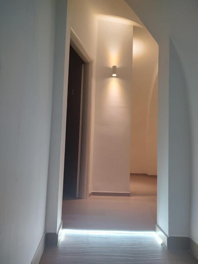La Casa Sull Arco Bed & Breakfast ลูเชรา ภายนอก รูปภาพ