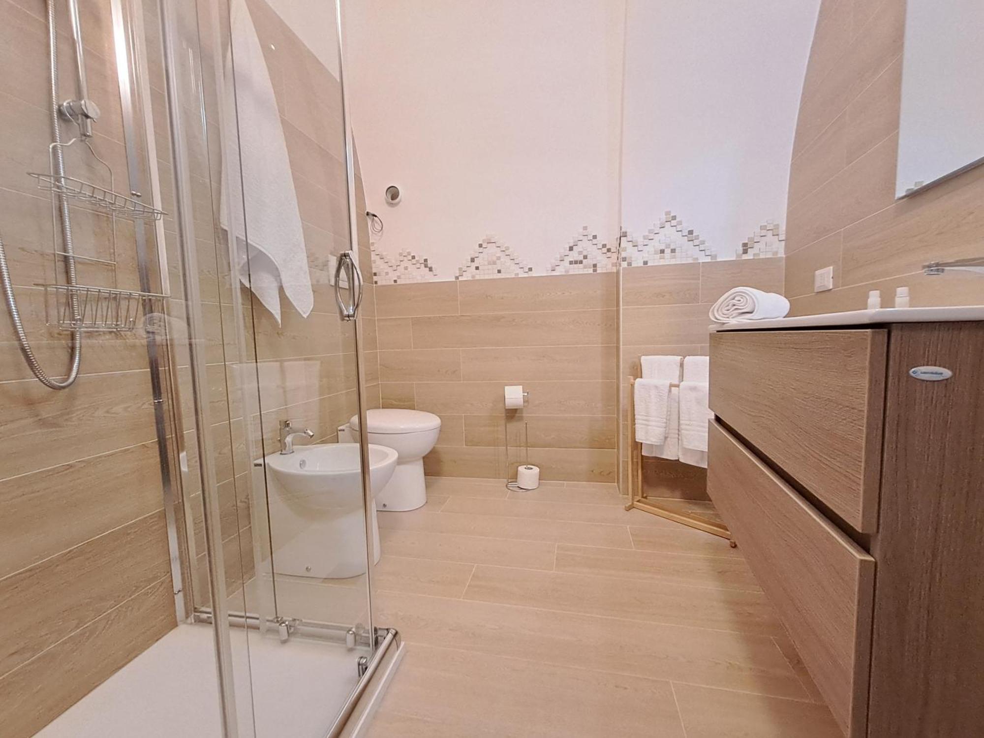 La Casa Sull Arco Bed & Breakfast ลูเชรา ภายนอก รูปภาพ
