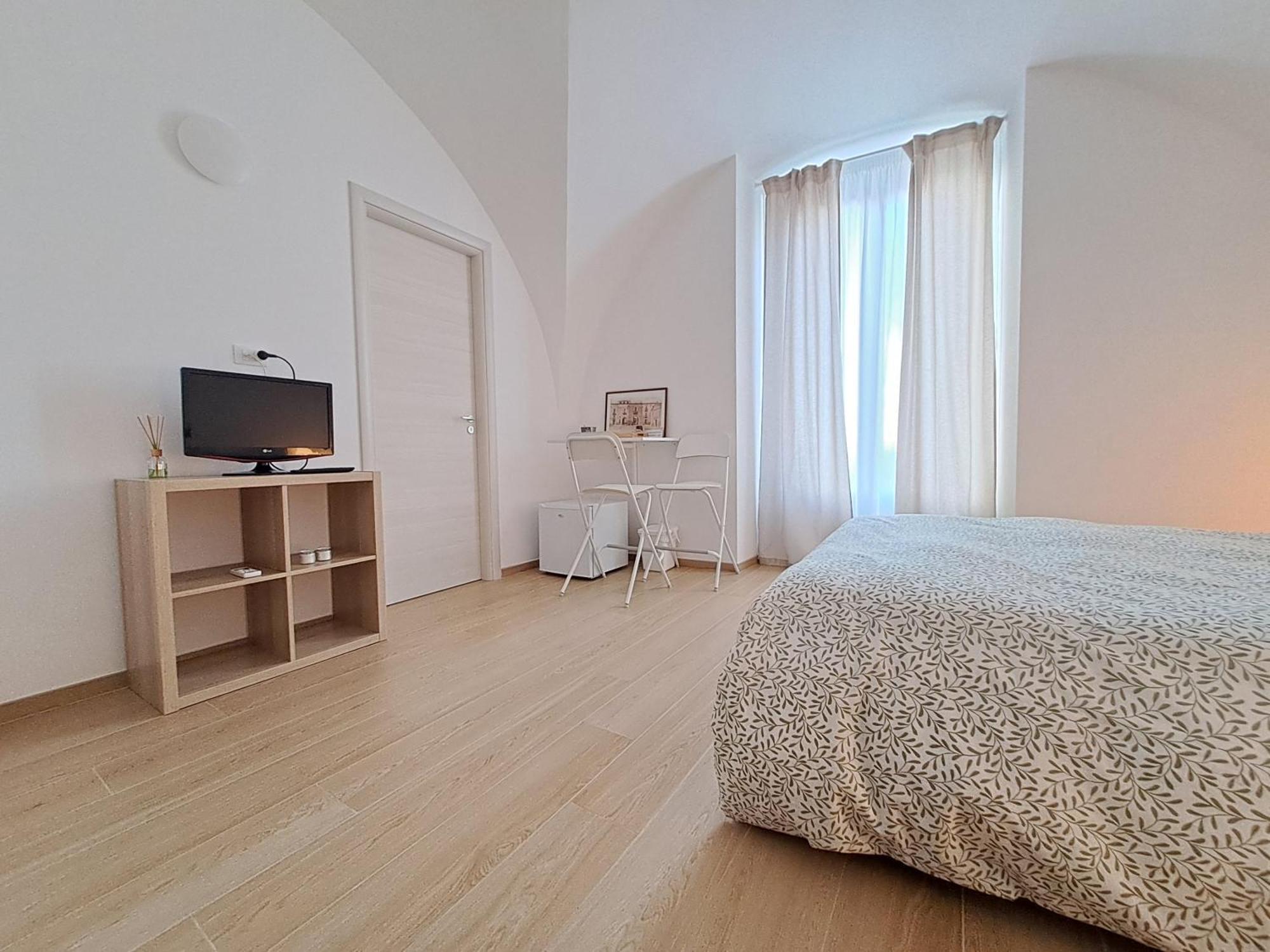 La Casa Sull Arco Bed & Breakfast ลูเชรา ภายนอก รูปภาพ