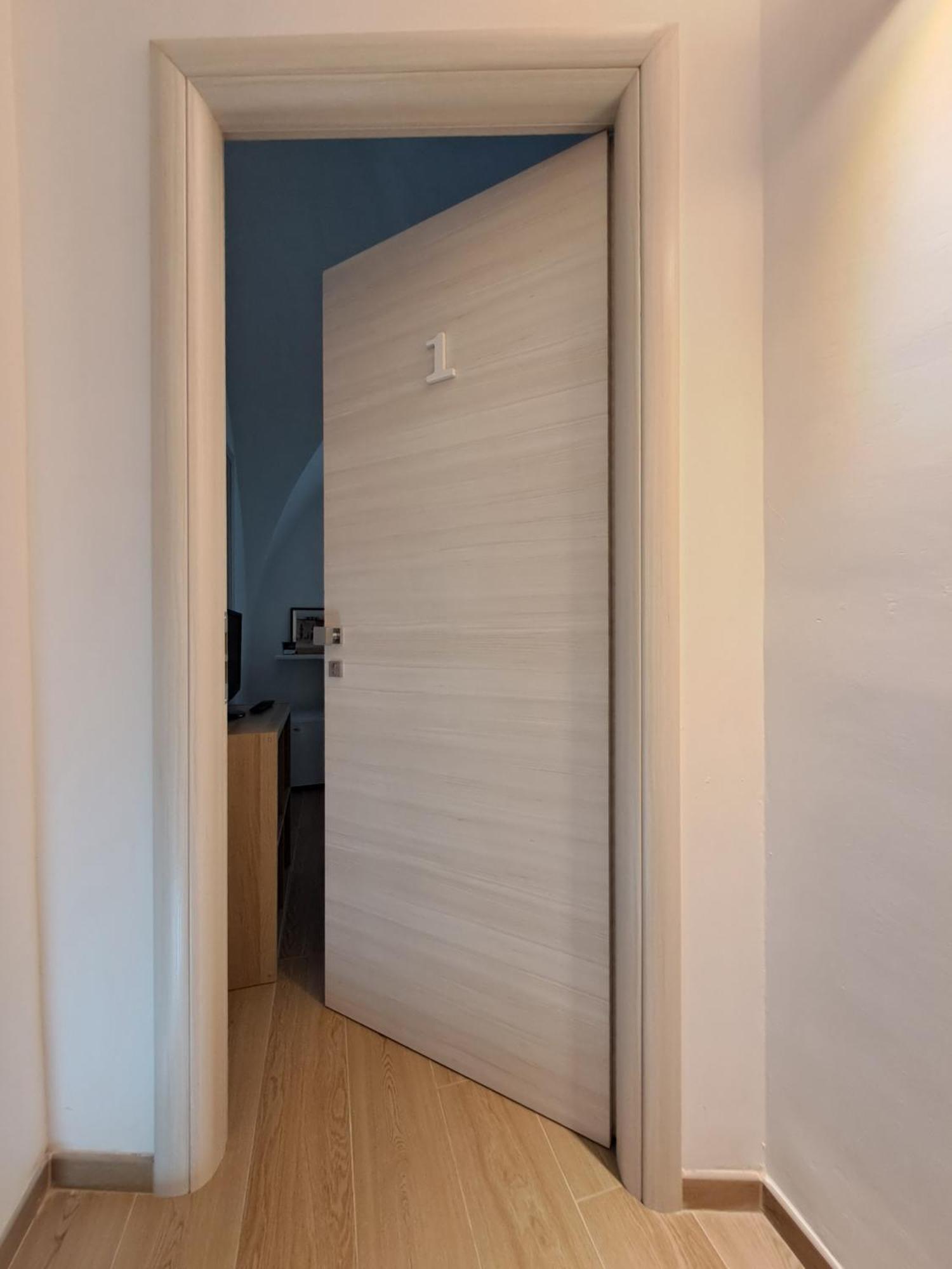 La Casa Sull Arco Bed & Breakfast ลูเชรา ภายนอก รูปภาพ
